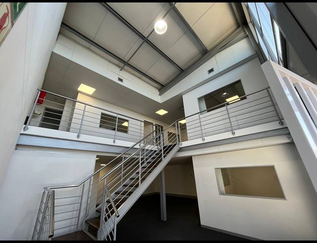 175M² OFFICE TO LET IN BRACKENFELL INDUSTRIAL